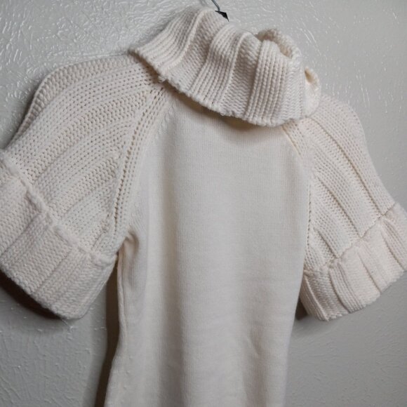 EXPRESS Cream Chunky knit sweater Size XS - Picture 1 of 9